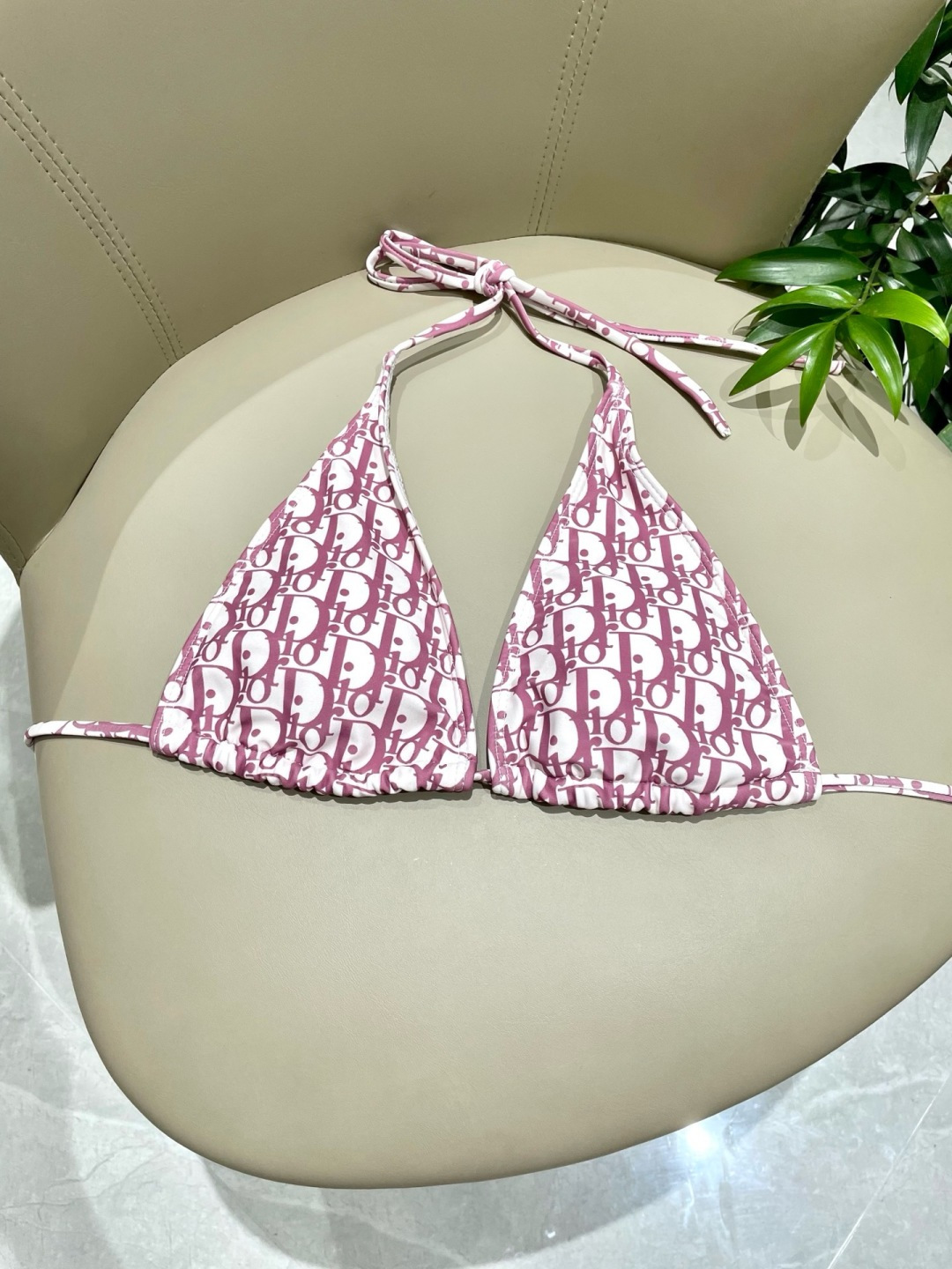 迪奥分体😍🥰适合多种场景的游泳衣🏊‍♀️海边 游泳池 温泉 水上乐园 漂流都可以😌内搭也完全可以 连体设