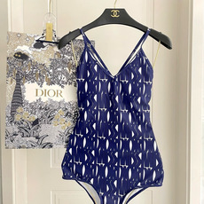 迪奥连体😍🥰适合多种场景的游泳衣🏊♀️海边 游泳池 温泉 水上乐园 漂流都可以😌内搭也完全可以 连体设 迪奥连体😍🥰适合多种场景的游泳衣🏊♀️海边 游泳池 温泉 水上乐园 漂流都可以😌内搭也完全可以 连体设