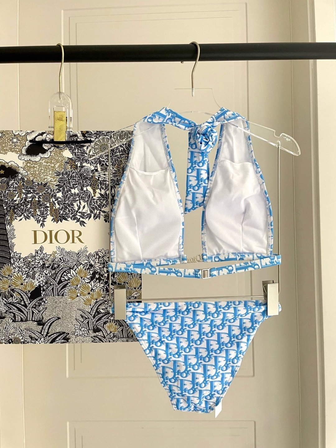 迪奥比基尼😍🥰适合多种场景的游泳衣🏊‍♀️海边 游泳池 温泉 水上乐园 漂流都可以😌内搭也完全可以 连体