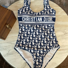 迪奥连体😍🥰适合多种场景的游泳衣🏊♀️海边 游泳池 温泉 水上乐园 漂流都可以😌内搭也完全可以 连体设 迪奥连体😍🥰适合多种场景的游泳衣🏊♀️海边 游泳池 温泉 水上乐园 漂流都可以😌内搭也完全可以 连体设