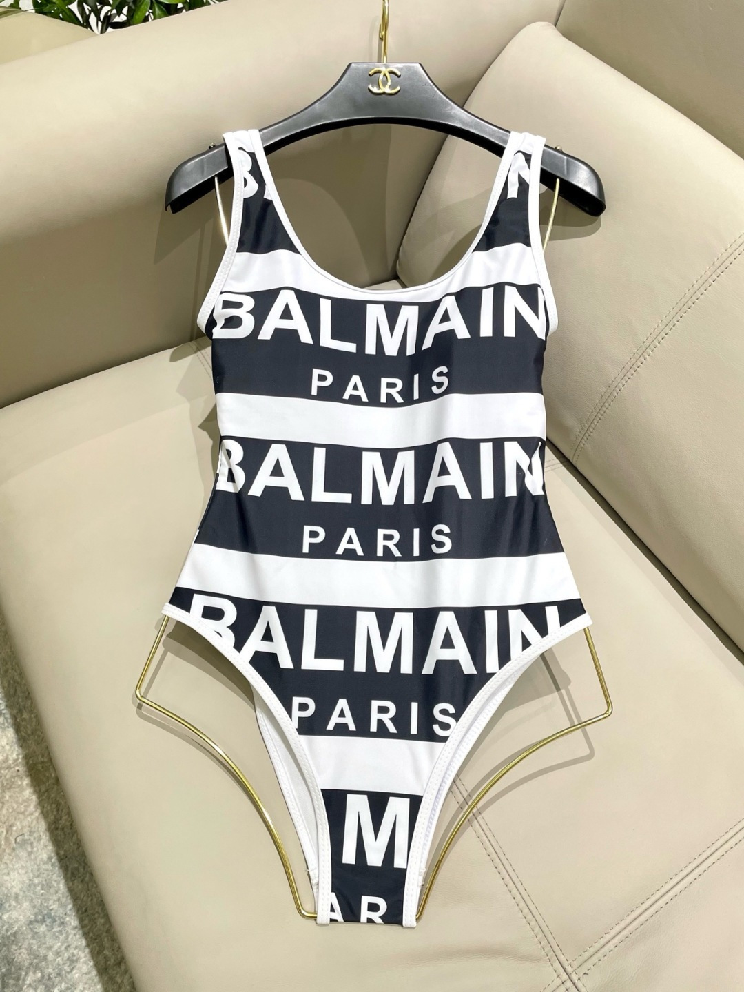 巴尔曼官网新款气质风连体泳衣 😍🥰适合多种场景的游泳衣🏊‍♀️海边 游泳池 温泉 水上乐园 漂流都可以😌