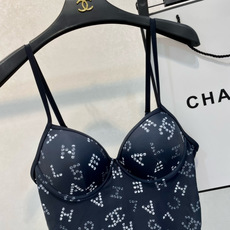Chanel 新款连体衣 😍🥰适合多种场景的游泳衣🏊♀️海边 游泳池 温泉 水上乐园 漂流都可以😌内搭 Chanel 新款连体衣 😍🥰适合多种场景的游泳衣🏊♀️海边 游泳池 温泉 水上乐园 漂流都可以😌内搭