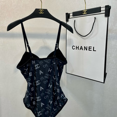 Chanel 新款连体衣 😍🥰适合多种场景的游泳衣🏊♀️海边 游泳池 温泉 水上乐园 漂流都可以😌内搭 Chanel 新款连体衣 😍🥰适合多种场景的游泳衣🏊♀️海边 游泳池 温泉 水上乐园 漂流都可以😌内搭