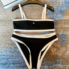 Chanel 新款连体衣 😍🥰适合多种场景的游泳衣🏊♀️海边 游泳池 温泉 水上乐园 漂流都可以😌内搭 Chanel 新款连体衣 😍🥰适合多种场景的游泳衣🏊♀️海边 游泳池 温泉 水上乐园 漂流都可以😌内搭