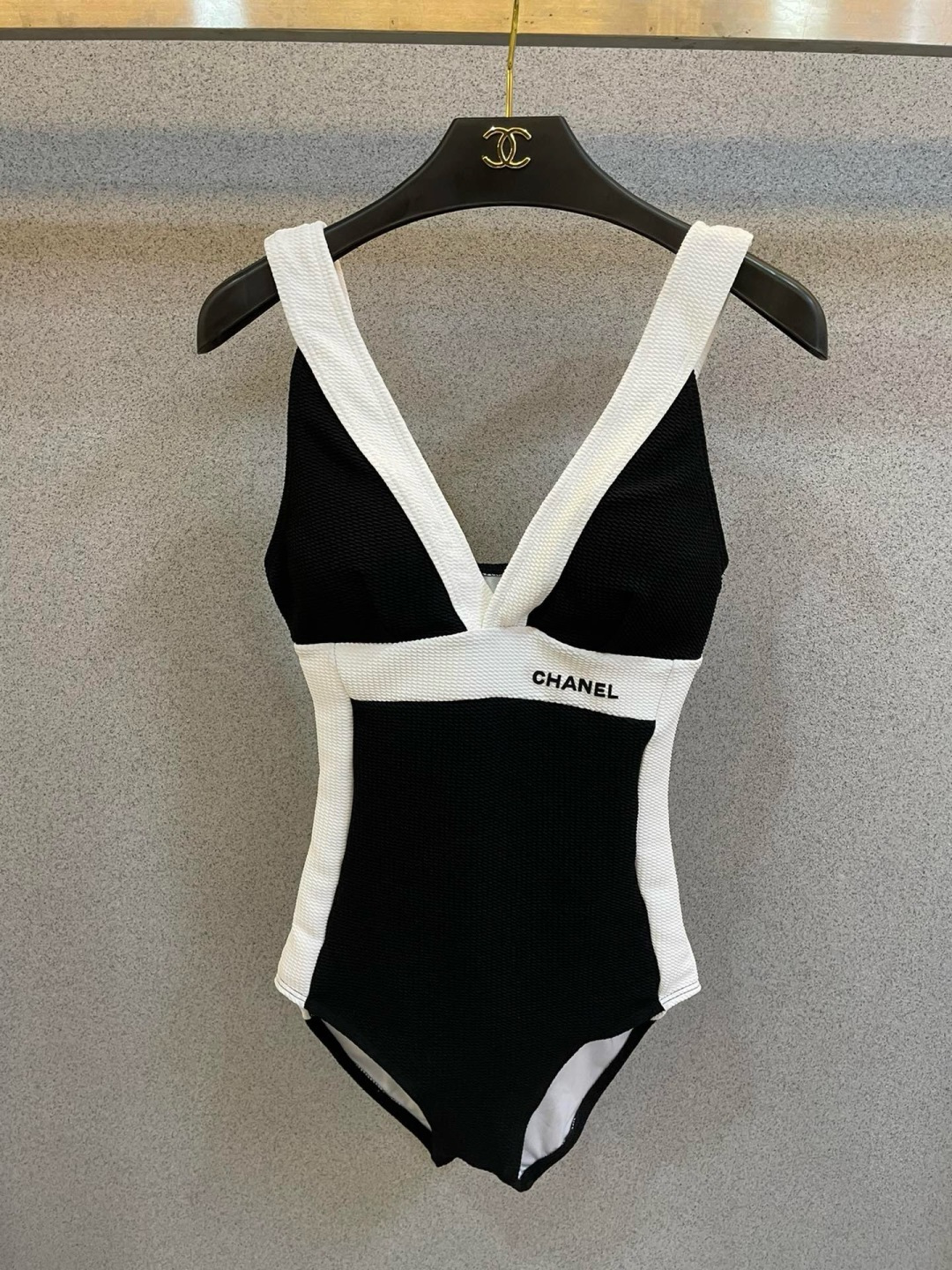 Chanel新款泳衣😍🥰适合多种场景的游泳衣🏊‍♀️海边 游泳池 温泉 水上乐园 漂流都可以😌内搭也完全