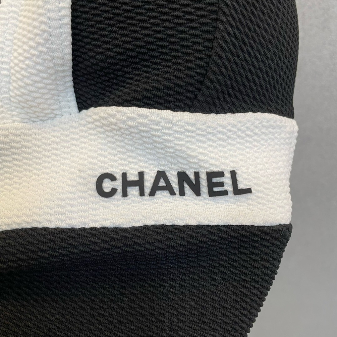Chanel新款泳衣😍🥰适合多种场景的游泳衣🏊‍♀️海边 游泳池 温泉 水上乐园 漂流都可以😌内搭也完全