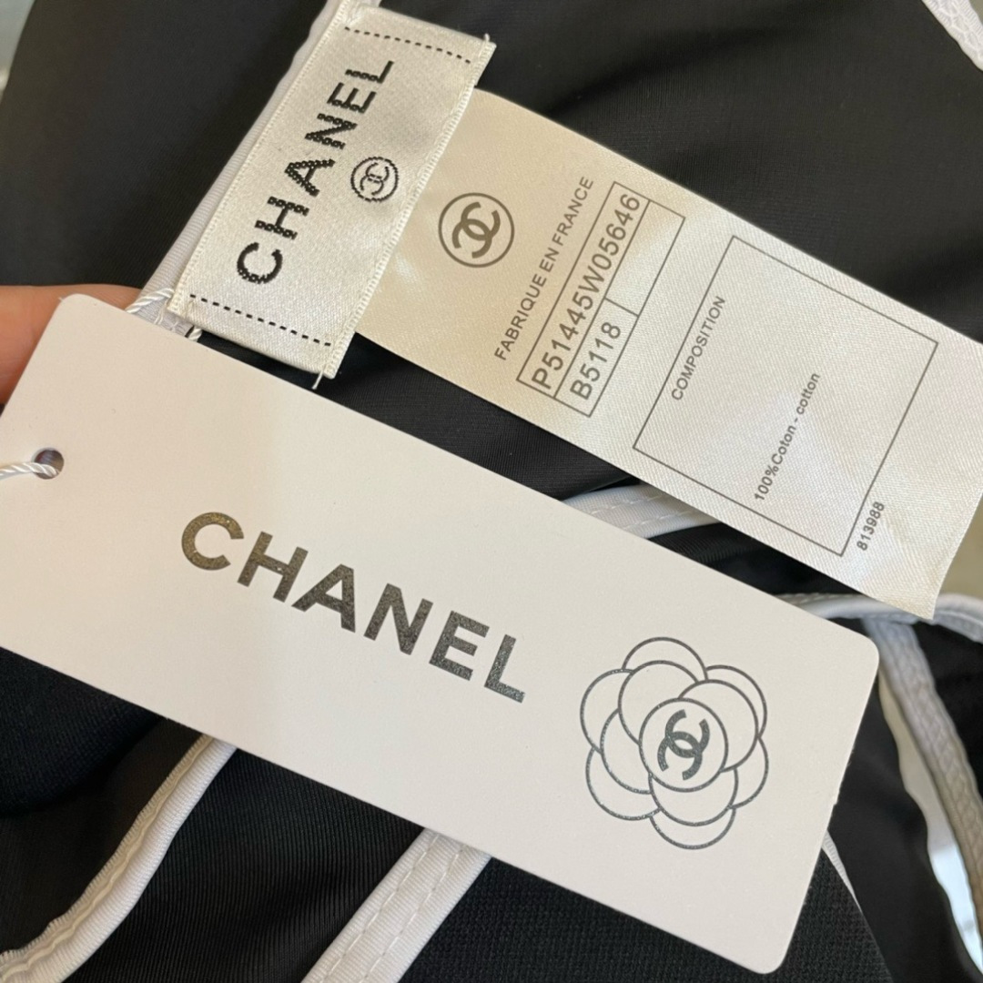 Chanel新款泳衣😍🥰适合多种场景的游泳衣🏊‍♀️海边 游泳池 温泉 水上乐园 漂流都可以😌内搭也完全