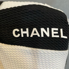 Chanel新款泳衣😍🥰适合多种场景的游泳衣🏊♀️海边 游泳池 温泉 水上乐园 漂流都可以😌内搭也完全 Chanel新款泳衣😍🥰适合多种场景的游泳衣🏊♀️海边 游泳池 温泉 水上乐园 漂流都可以😌内搭也完全