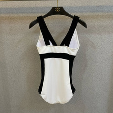 Chanel新款泳衣😍🥰适合多种场景的游泳衣🏊♀️海边 游泳池 温泉 水上乐园 漂流都可以😌内搭也完全 Chanel新款泳衣😍🥰适合多种场景的游泳衣🏊♀️海边 游泳池 温泉 水上乐园 漂流都可以😌内搭也完全