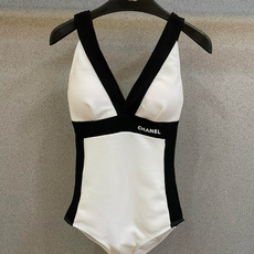 Chanel新款泳衣😍🥰适合多种场景的游泳衣🏊♀️海边 游泳池 温泉 水上乐园 漂流都可以😌内搭也完全 Chanel新款泳衣😍🥰适合多种场景的游泳衣🏊♀️海边 游泳池 温泉 水上乐园 漂流都可以😌内搭也完全