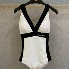 Chanel新款泳衣😍🥰适合多种场景的游泳衣🏊♀️海边 游泳池 温泉 水上乐园 漂流都可以😌内搭也完全 Chanel新款泳衣😍🥰适合多种场景的游泳衣🏊♀️海边 游泳池 温泉 水上乐园 漂流都可以😌内搭也完全