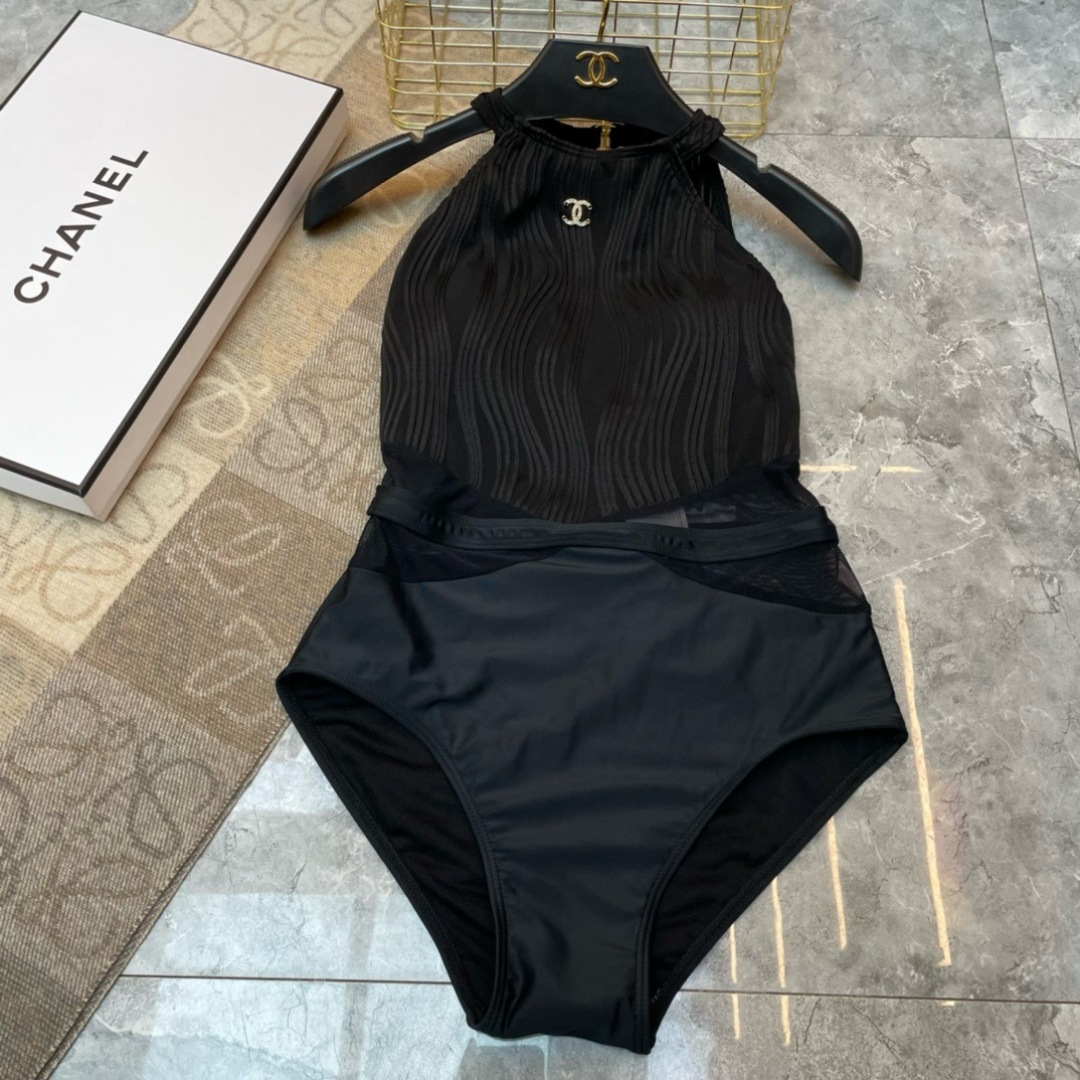 Chanel新款泳衣😍🥰适合多种场景的游泳衣🏊‍♀️海边 游泳池 温泉 水上乐园 漂流都可以😌内搭也完全