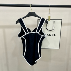 Chanel新款泳衣😍🥰适合多种场景的游泳衣🏊♀️海边 游泳池 温泉 水上乐园 漂流都可以😌内搭也完全 Chanel新款泳衣😍🥰适合多种场景的游泳衣🏊♀️海边 游泳池 温泉 水上乐园 漂流都可以😌内搭也完全