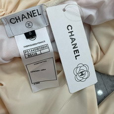 Chanel新款褶皱连体泳衣 女神级别🥰😍👙❤️😍🥰适合多种场景的游泳衣🏊♀️海边 游泳池 温泉 水上 Chanel新款褶皱连体泳衣 女神级别🥰😍👙❤️😍🥰适合多种场景的游泳衣🏊♀️海边 游泳池 温泉 水上