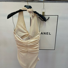 Chanel新款褶皱连体泳衣 女神级别🥰😍👙❤️😍🥰适合多种场景的游泳衣🏊♀️海边 游泳池 温泉 水上 Chanel新款褶皱连体泳衣 女神级别🥰😍👙❤️😍🥰适合多种场景的游泳衣🏊♀️海边 游泳池 温泉 水上