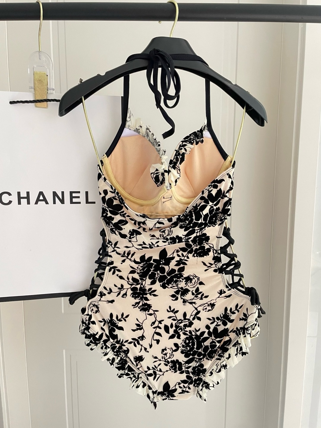 Chanel新款泳衣😍🥰适合多种场景的游泳衣🏊‍♀️海边 游泳池 温泉 水上乐园 漂流都可以😌内搭也完全