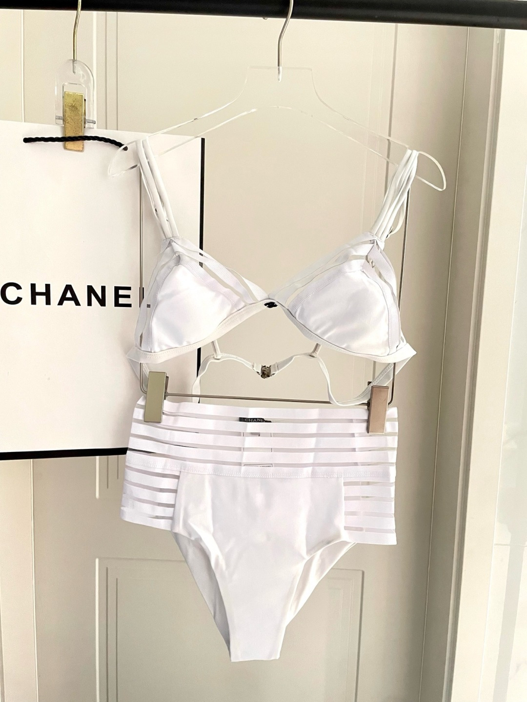 Chanel新款分体泳衣 时尚潮流款 😍🥰适合多种场景的游泳衣🏊‍♀️海边 游泳池 温泉 水上乐园 漂流
