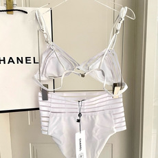 Chanel新款分体泳衣 时尚潮流款 😍🥰适合多种场景的游泳衣🏊♀️海边 游泳池 温泉 水上乐园 漂流 Chanel新款分体泳衣 时尚潮流款 😍🥰适合多种场景的游泳衣🏊♀️海边 游泳池 温泉 水上乐园 漂流