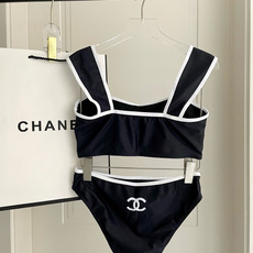 Chanel新款分体泳衣 时尚潮流款 😍🥰适合多种场景的游泳衣🏊♀️海边 游泳池 温泉 水上乐园 漂流 Chanel新款分体泳衣 时尚潮流款 😍🥰适合多种场景的游泳衣🏊♀️海边 游泳池 温泉 水上乐园 漂流