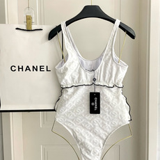 Chanel新款泳衣😍🥰适合多种场景的游泳衣🏊♀️海边 游泳池 温泉 水上乐园 漂流都可以😌内搭也完全 Chanel新款泳衣😍🥰适合多种场景的游泳衣🏊♀️海边 游泳池 温泉 水上乐园 漂流都可以😌内搭也完全