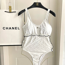 Chanel新款泳衣😍🥰适合多种场景的游泳衣🏊♀️海边 游泳池 温泉 水上乐园 漂流都可以😌内搭也完全 Chanel新款泳衣😍🥰适合多种场景的游泳衣🏊♀️海边 游泳池 温泉 水上乐园 漂流都可以😌内搭也完全