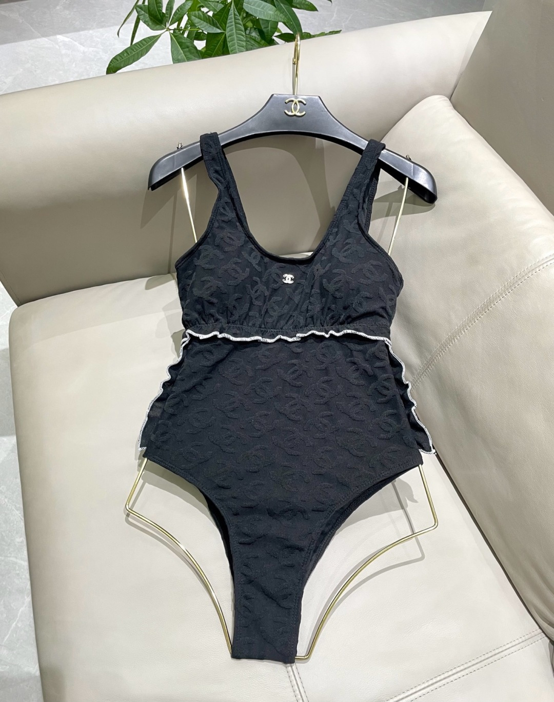 Chanel新款泳衣😍🥰适合多种场景的游泳衣🏊‍♀️海边 游泳池 温泉 水上乐园 漂流都可以😌内搭也完全