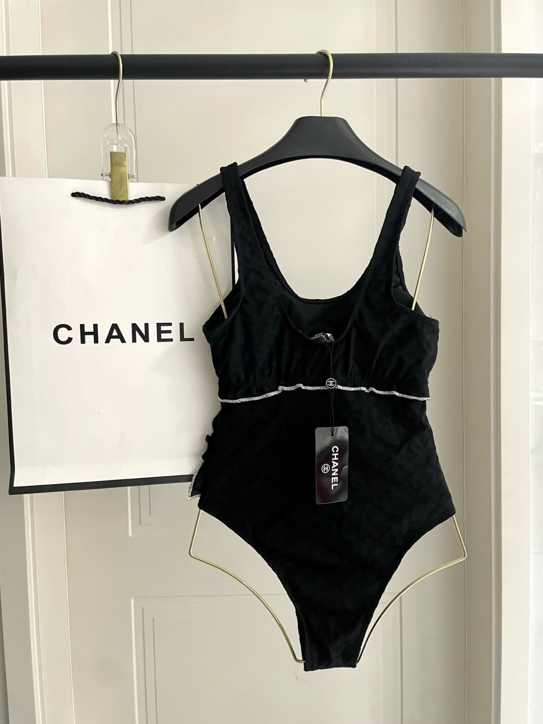 Chanel新款泳衣😍🥰适合多种场景的游泳衣🏊‍♀️海边 游泳池 温泉 水上乐园 漂流都可以😌内搭也完全