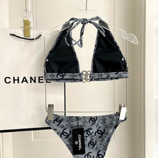 Chanel新款分体泳衣😍🥰适合多种场景的游泳衣🏊♀️海边 游泳池 温泉 水上乐园 漂流都可以😌内搭也 Chanel新款分体泳衣😍🥰适合多种场景的游泳衣🏊♀️海边 游泳池 温泉 水上乐园 漂流都可以😌内搭也