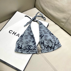 Chanel新款分体泳衣😍🥰适合多种场景的游泳衣🏊♀️海边 游泳池 温泉 水上乐园 漂流都可以😌内搭也 Chanel新款分体泳衣😍🥰适合多种场景的游泳衣🏊♀️海边 游泳池 温泉 水上乐园 漂流都可以😌内搭也