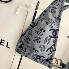 Chanel新款分体泳衣😍🥰适合多种场景的游泳衣🏊♀️海边 游泳池 温泉 水上乐园 漂流都可以😌内搭也 Chanel新款分体泳衣😍🥰适合多种场景的游泳衣🏊♀️海边 游泳池 温泉 水上乐园 漂流都可以😌内搭也
