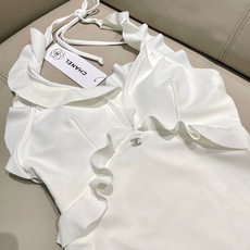 Chanel新款泳衣😍🥰适合多种场景的游泳衣🏊♀️海边 游泳池 温泉 水上乐园 漂流都可以😌内搭也完全 Chanel新款泳衣😍🥰适合多种场景的游泳衣🏊♀️海边 游泳池 温泉 水上乐园 漂流都可以😌内搭也完全
