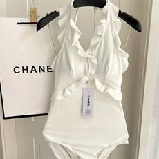 Chanel新款泳衣😍🥰适合多种场景的游泳衣🏊♀️海边 游泳池 温泉 水上乐园 漂流都可以😌内搭也完全 Chanel新款泳衣😍🥰适合多种场景的游泳衣🏊♀️海边 游泳池 温泉 水上乐园 漂流都可以😌内搭也完全