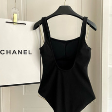 Chanel新款泳衣😍🥰适合多种场景的游泳衣🏊♀️海边 游泳池 温泉 水上乐园 漂流都可以😌内搭也完全 Chanel新款泳衣😍🥰适合多种场景的游泳衣🏊♀️海边 游泳池 温泉 水上乐园 漂流都可以😌内搭也完全
