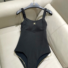 Chanel新款泳衣😍🥰适合多种场景的游泳衣🏊♀️海边 游泳池 温泉 水上乐园 漂流都可以😌内搭也完全 Chanel新款泳衣😍🥰适合多种场景的游泳衣🏊♀️海边 游泳池 温泉 水上乐园 漂流都可以😌内搭也完全