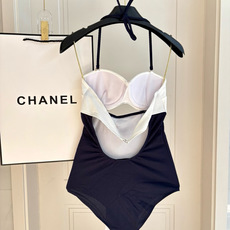 Chanel新款泳衣😍🥰适合多种场景的游泳衣🏊♀️海边 游泳池 温泉 水上乐园 漂流都可以😌内搭也完全 Chanel新款泳衣😍🥰适合多种场景的游泳衣🏊♀️海边 游泳池 温泉 水上乐园 漂流都可以😌内搭也完全