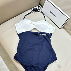 Chanel新款泳衣😍🥰适合多种场景的游泳衣🏊♀️海边 游泳池 温泉 水上乐园 漂流都可以😌内搭也完全 Chanel新款泳衣😍🥰适合多种场景的游泳衣🏊♀️海边 游泳池 温泉 水上乐园 漂流都可以😌内搭也完全