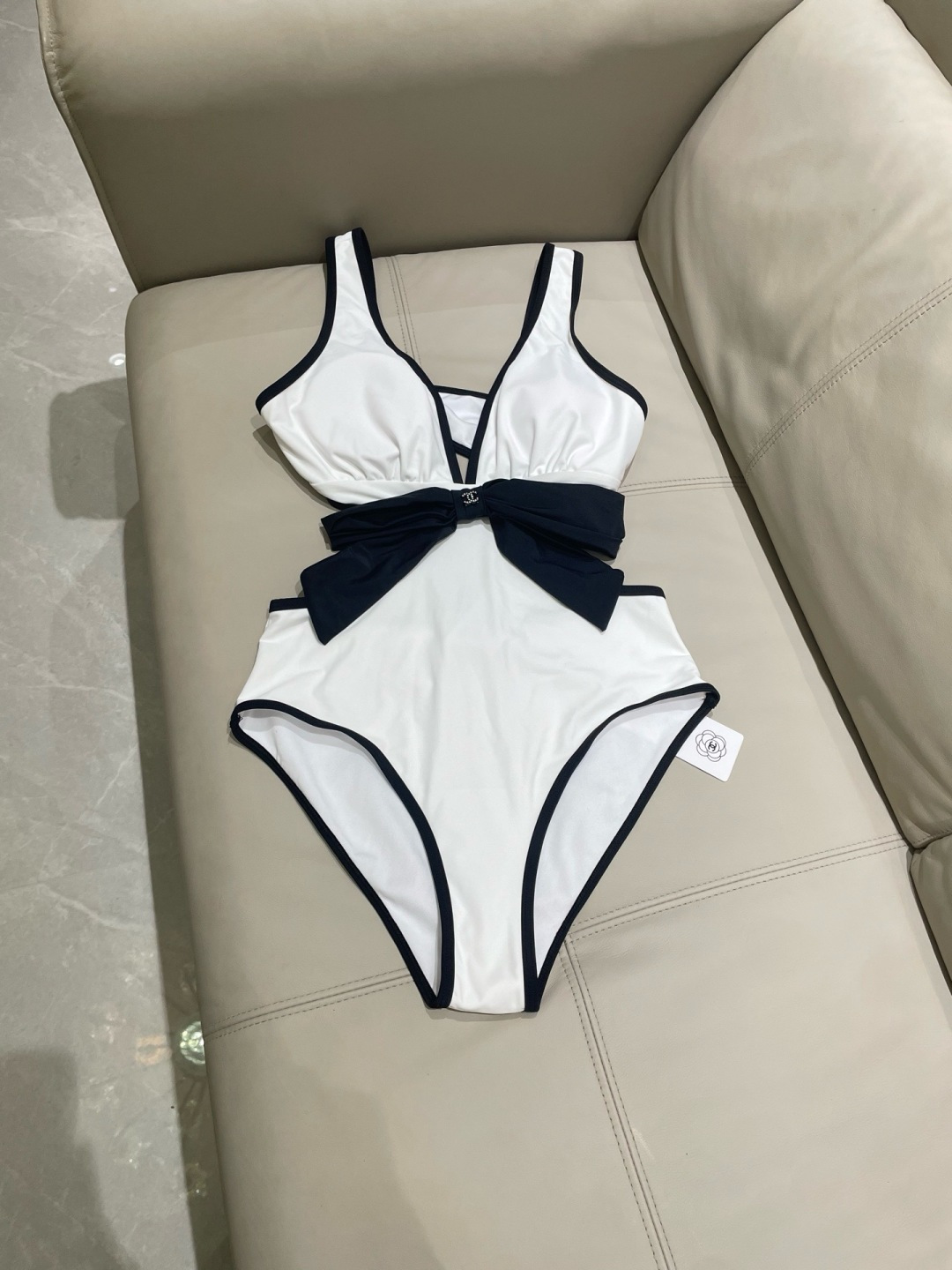 Chanel新款泳衣😍🥰适合多种场景的游泳衣🏊‍♀️海边 游泳池 温泉 水上乐园 漂流都可以😌内搭也完全