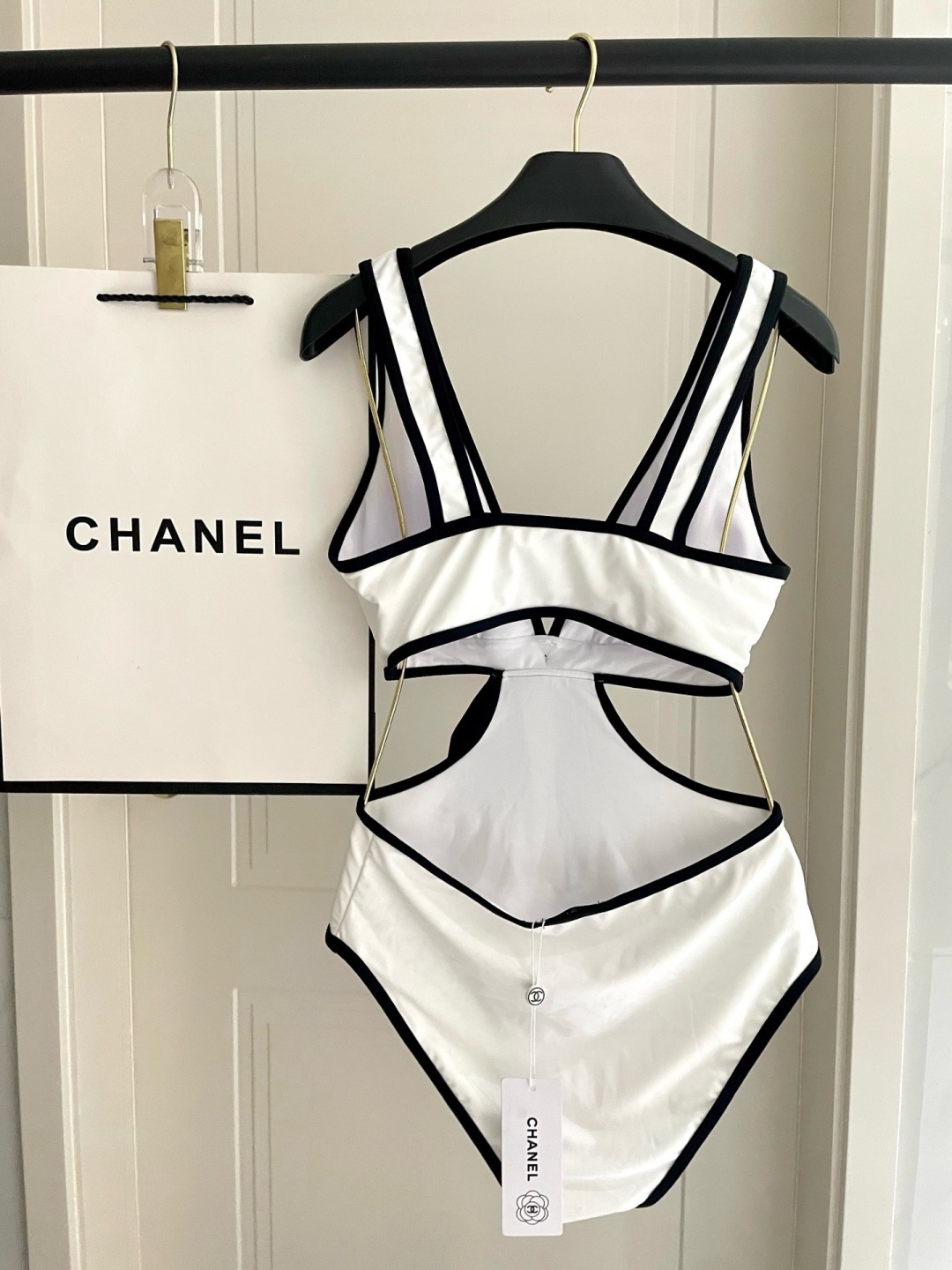 Chanel新款泳衣😍🥰适合多种场景的游泳衣🏊‍♀️海边 游泳池 温泉 水上乐园 漂流都可以😌内搭也完全