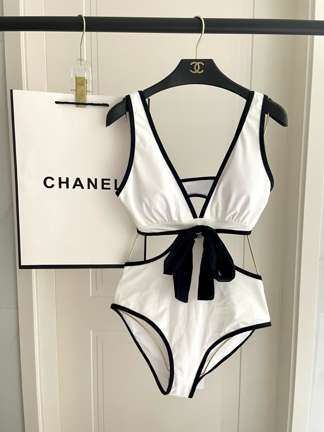 Chanel新款泳衣😍🥰适合多种场景的游泳衣🏊‍♀️海边 游泳池 温泉 水上乐园 漂流都可以😌内搭也完全