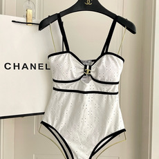Chanel新款泳衣😍🥰适合多种场景的游泳衣🏊♀️海边 游泳池 温泉 水上乐园 漂流都可以😌内搭也完全 Chanel新款泳衣😍🥰适合多种场景的游泳衣🏊♀️海边 游泳池 温泉 水上乐园 漂流都可以😌内搭也完全