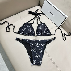 Chanel新款比基尼泳衣😍🥰适合多种场景的游泳衣🏊♀️海边 游泳池 温泉 水上乐园 漂流都可以😌内搭 Chanel新款比基尼泳衣😍🥰适合多种场景的游泳衣🏊♀️海边 游泳池 温泉 水上乐园 漂流都可以😌内搭