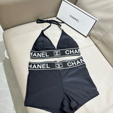 Chanel新款分体泳衣😍🥰适合多种场景的游泳衣🏊♀️海边 游泳池 温泉 水上乐园 漂流都可以😌内搭也 Chanel新款分体泳衣😍🥰适合多种场景的游泳衣🏊♀️海边 游泳池 温泉 水上乐园 漂流都可以😌内搭也