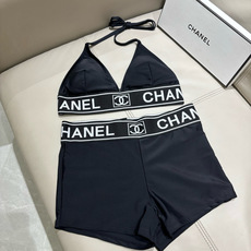 Chanel新款分体泳衣😍🥰适合多种场景的游泳衣🏊♀️海边 游泳池 温泉 水上乐园 漂流都可以😌内搭也 Chanel新款分体泳衣😍🥰适合多种场景的游泳衣🏊♀️海边 游泳池 温泉 水上乐园 漂流都可以😌内搭也