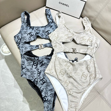 Chanel新款泳衣😍🥰适合多种场景的游泳衣🏊♀️海边 游泳池 温泉 水上乐园 漂流都可以😌内搭也完全 Chanel新款泳衣😍🥰适合多种场景的游泳衣🏊♀️海边 游泳池 温泉 水上乐园 漂流都可以😌内搭也完全
