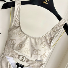 Chanel新款泳衣😍🥰适合多种场景的游泳衣🏊♀️海边 游泳池 温泉 水上乐园 漂流都可以😌内搭也完全 Chanel新款泳衣😍🥰适合多种场景的游泳衣🏊♀️海边 游泳池 温泉 水上乐园 漂流都可以😌内搭也完全