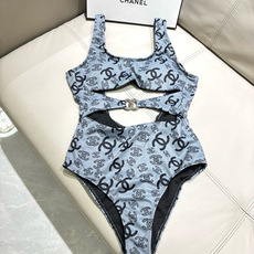 Chanel新款泳衣😍🥰适合多种场景的游泳衣🏊♀️海边 游泳池 温泉 水上乐园 漂流都可以😌内搭也完全 Chanel新款泳衣😍🥰适合多种场景的游泳衣🏊♀️海边 游泳池 温泉 水上乐园 漂流都可以😌内搭也完全