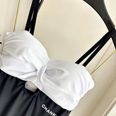 Chanel新款泳衣😍🥰适合多种场景的游泳衣🏊♀️海边 游泳池 温泉 水上乐园 漂流都可以😌内搭也完全 Chanel新款泳衣😍🥰适合多种场景的游泳衣🏊♀️海边 游泳池 温泉 水上乐园 漂流都可以😌内搭也完全