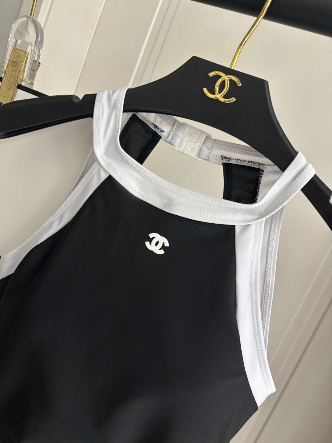 Chanel新款泳衣😍🥰适合多种场景的游泳衣🏊‍♀️海边 游泳池 温泉 水上乐园 漂流都可以😌内搭也完全