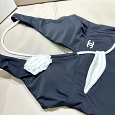 Chanel新款泳衣😍🥰适合多种场景的游泳衣🏊♀️海边 游泳池 温泉 水上乐园 漂流都可以😌内搭也完全 Chanel新款泳衣😍🥰适合多种场景的游泳衣🏊♀️海边 游泳池 温泉 水上乐园 漂流都可以😌内搭也完全