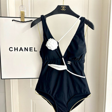 Chanel新款泳衣😍🥰适合多种场景的游泳衣🏊♀️海边 游泳池 温泉 水上乐园 漂流都可以😌内搭也完全 Chanel新款泳衣😍🥰适合多种场景的游泳衣🏊♀️海边 游泳池 温泉 水上乐园 漂流都可以😌内搭也完全